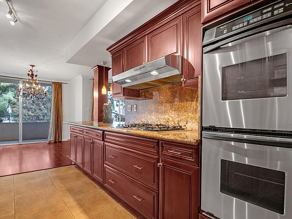5th image of 16012 Moorpark St Unit 103