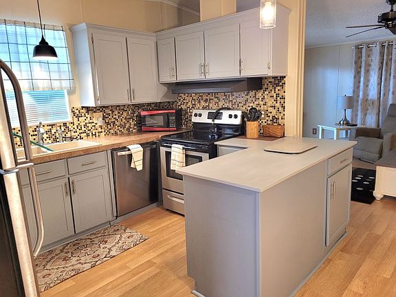 3rd image of 5921 Jessup Dr #483