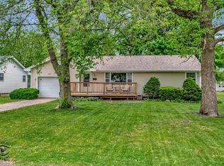 208 Park Lane Dr, Grant Park, IL 60940