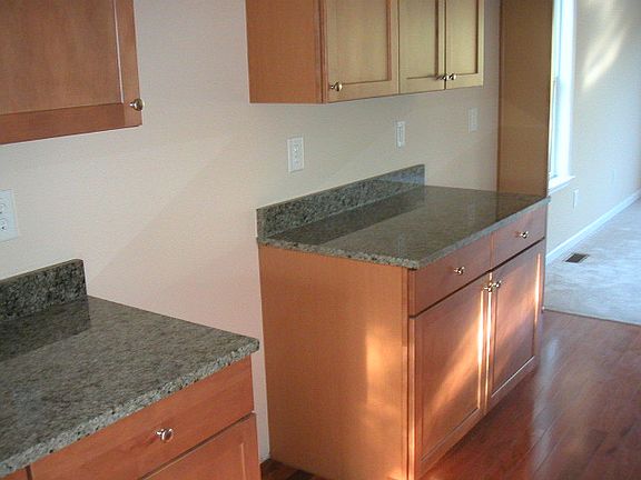 4th image of 5108 Whiteoak Ter SE