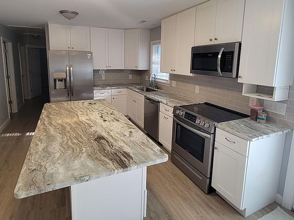 5th image of 418 Circle Dr