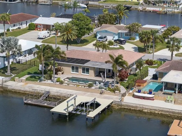 5401 Pilots Pl, New Port Richey, FL 34652