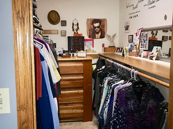 Walk in closet