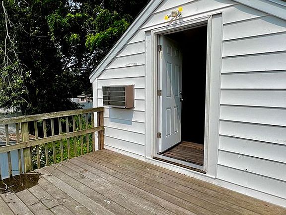 2nd image of 113 Bay Ave APT 5