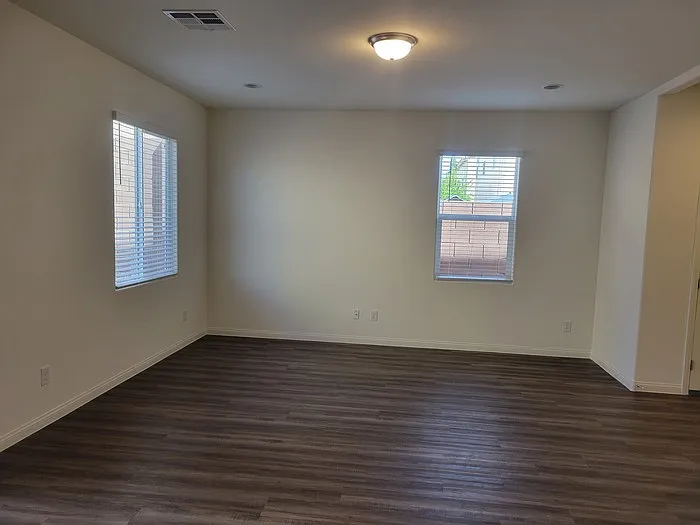 8056 Kings Guard St — Photo 2