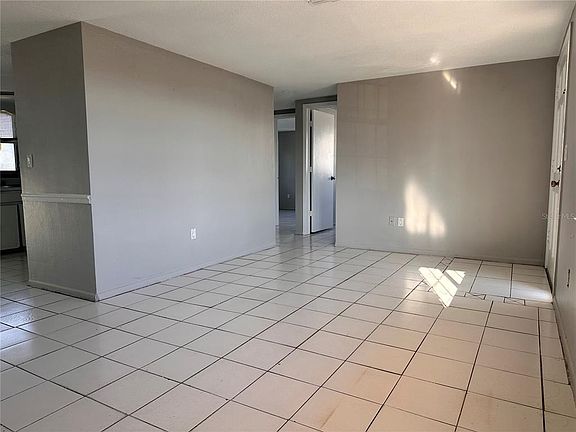 5th image of 3215 Bright Dr