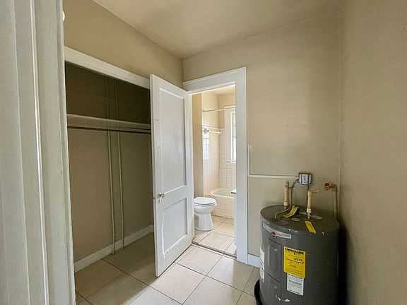 4th image of 814 25th St W Unit 2