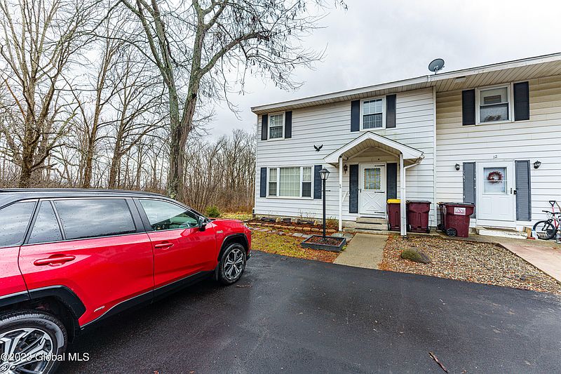 2nd image of 11 Mountain Dale Court