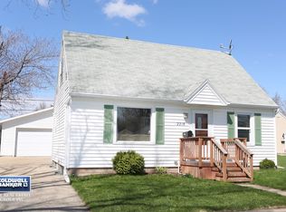 2215 N Superior St, Appleton, WI 54911