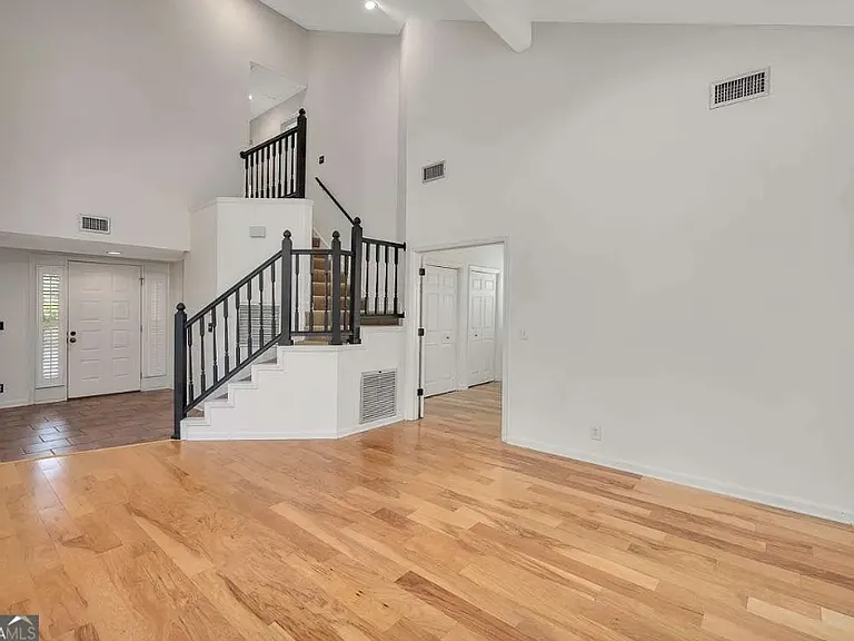 203 Grand Oaks Cir — Photo 7