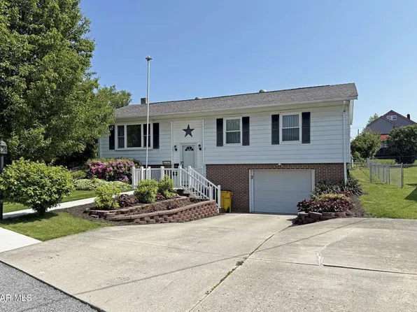 105 Hoffman Dr, Johnstown, PA 15904