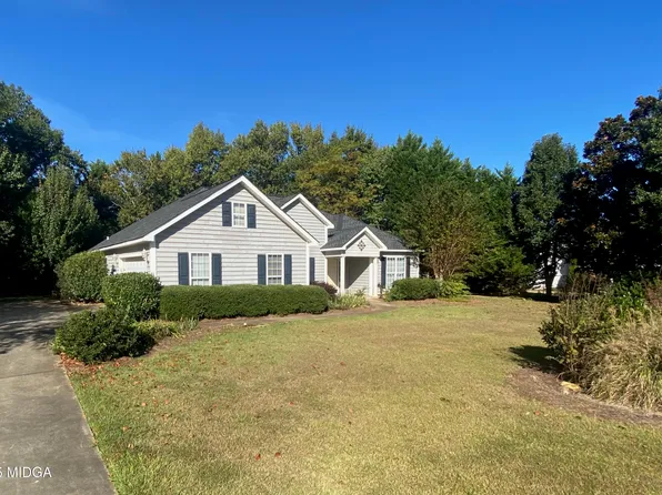 124 Lake Lillian Dr, Perry, GA 31069