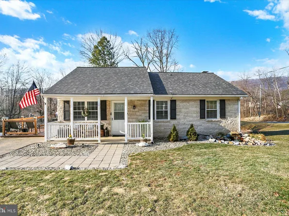 1116 White Hall Dr, Harrisburg, PA 17110