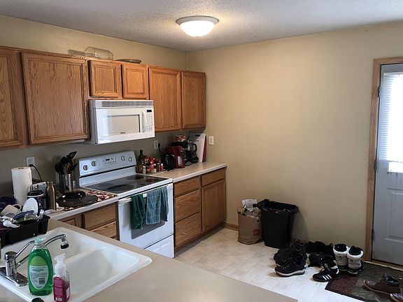 4th image of 2329 Pillsbury St