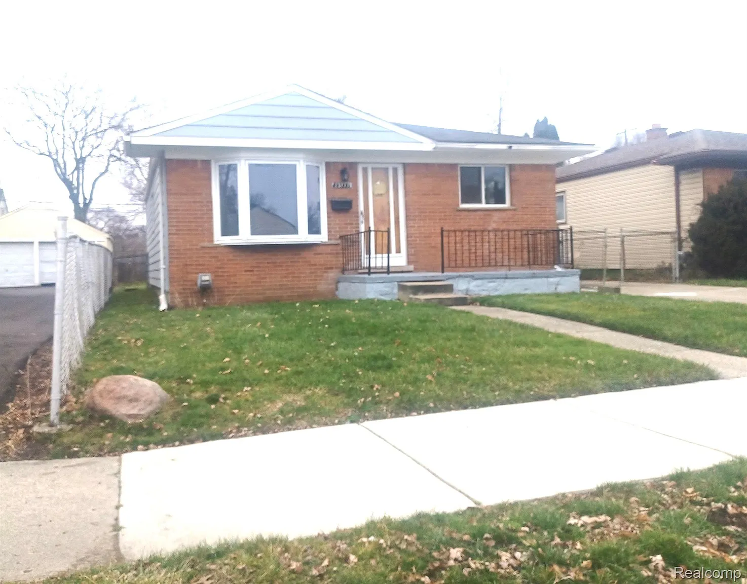 23777 Couzens Ave photo 1