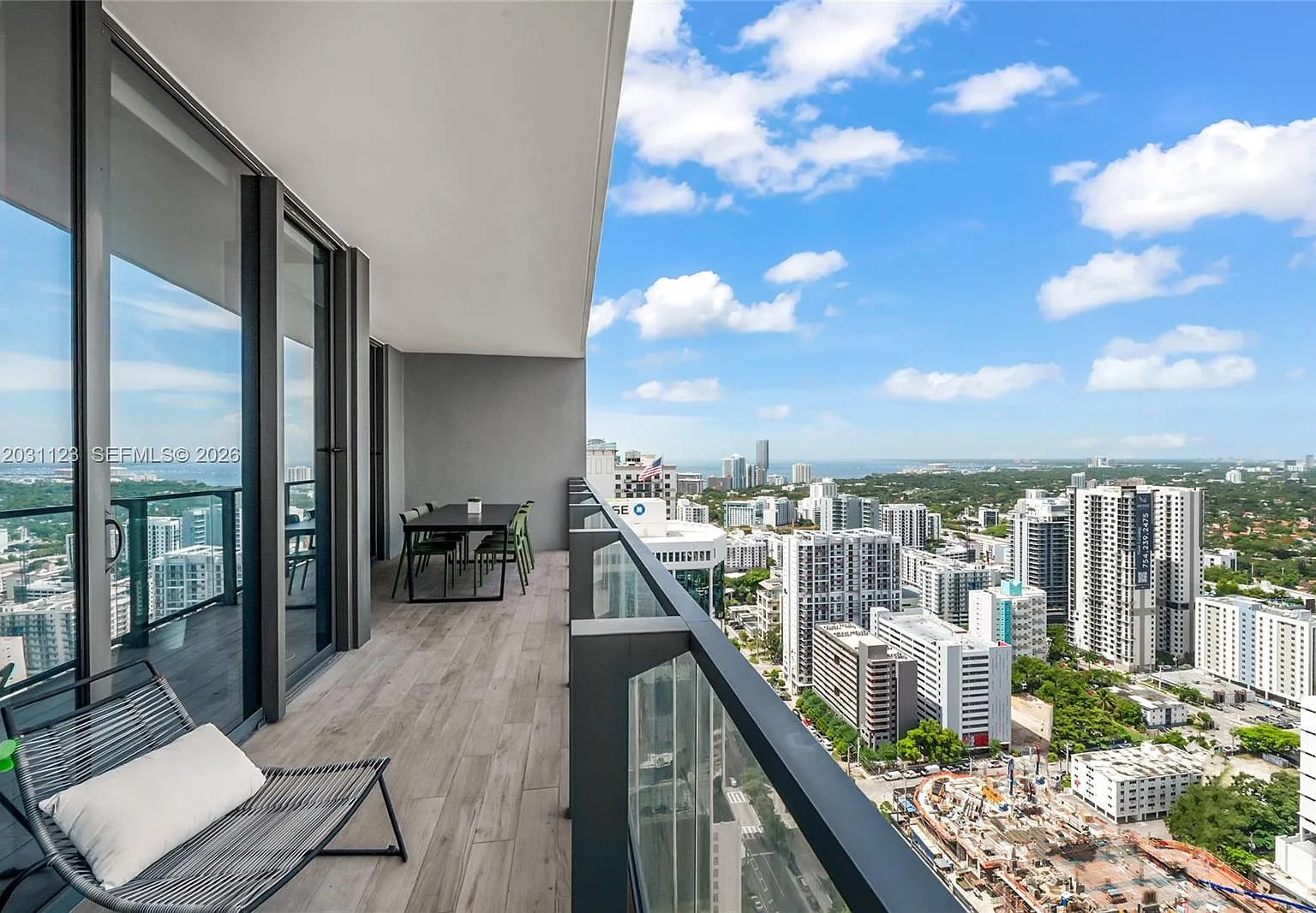 Rise Condo — Photo 2