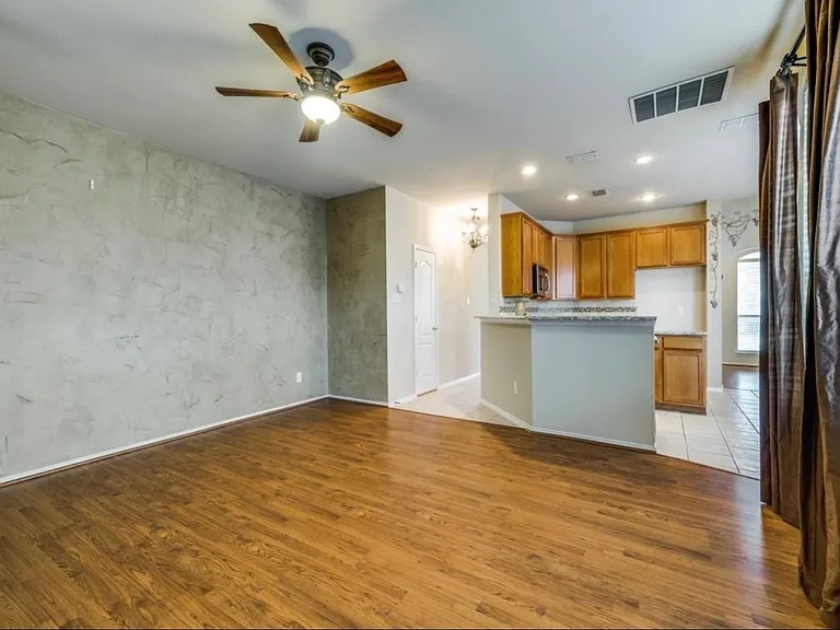 516 Hawken Dr — Photo 12