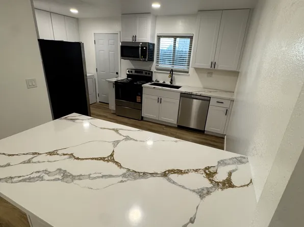 519 E Ridgecrest Blvd APT A, Ridgecrest, CA 93555