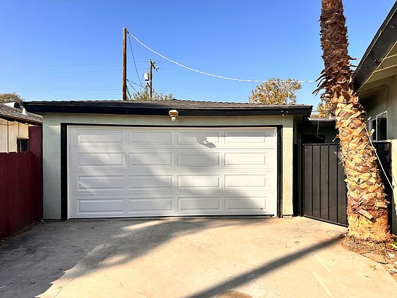 3rd image of 901 Paloma Street