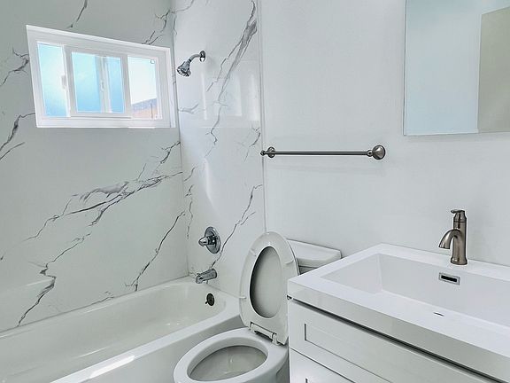 4th image of 450 Redwood Ave APT 19