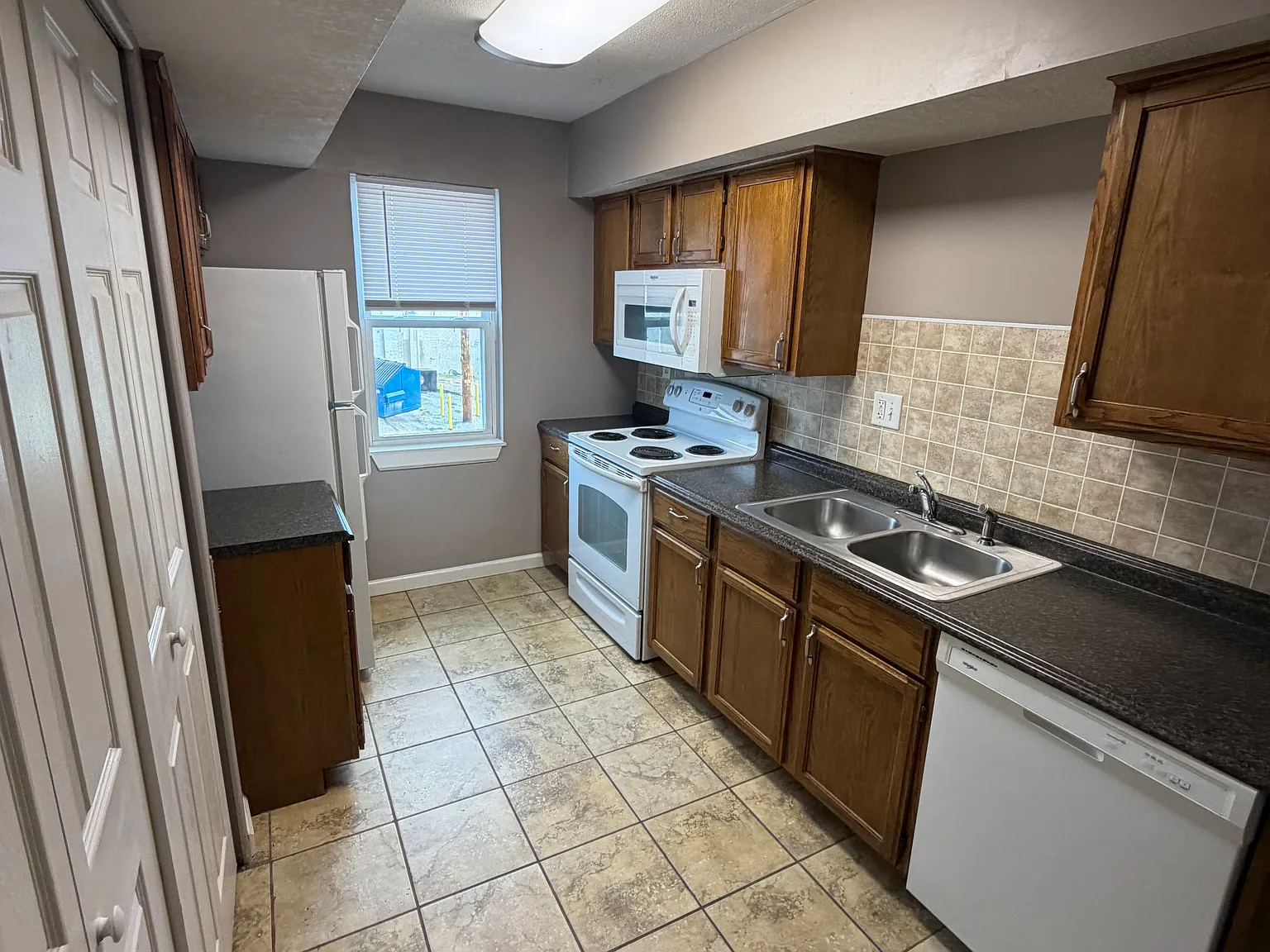 2 bed, 995 sqft, $1,175 — Photo 3