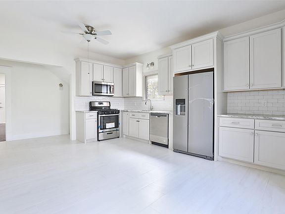 5th image of 816 Hawthorne St
