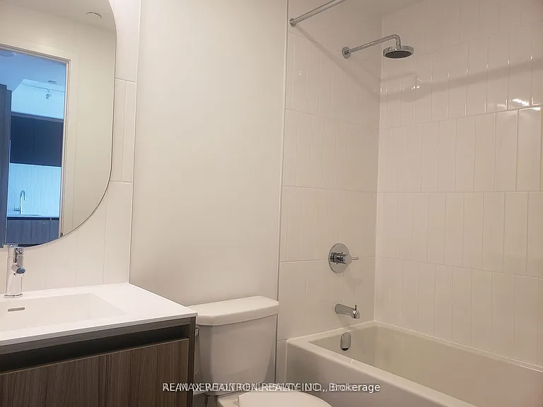 7950 Bathurst St #1518 — Photo 16