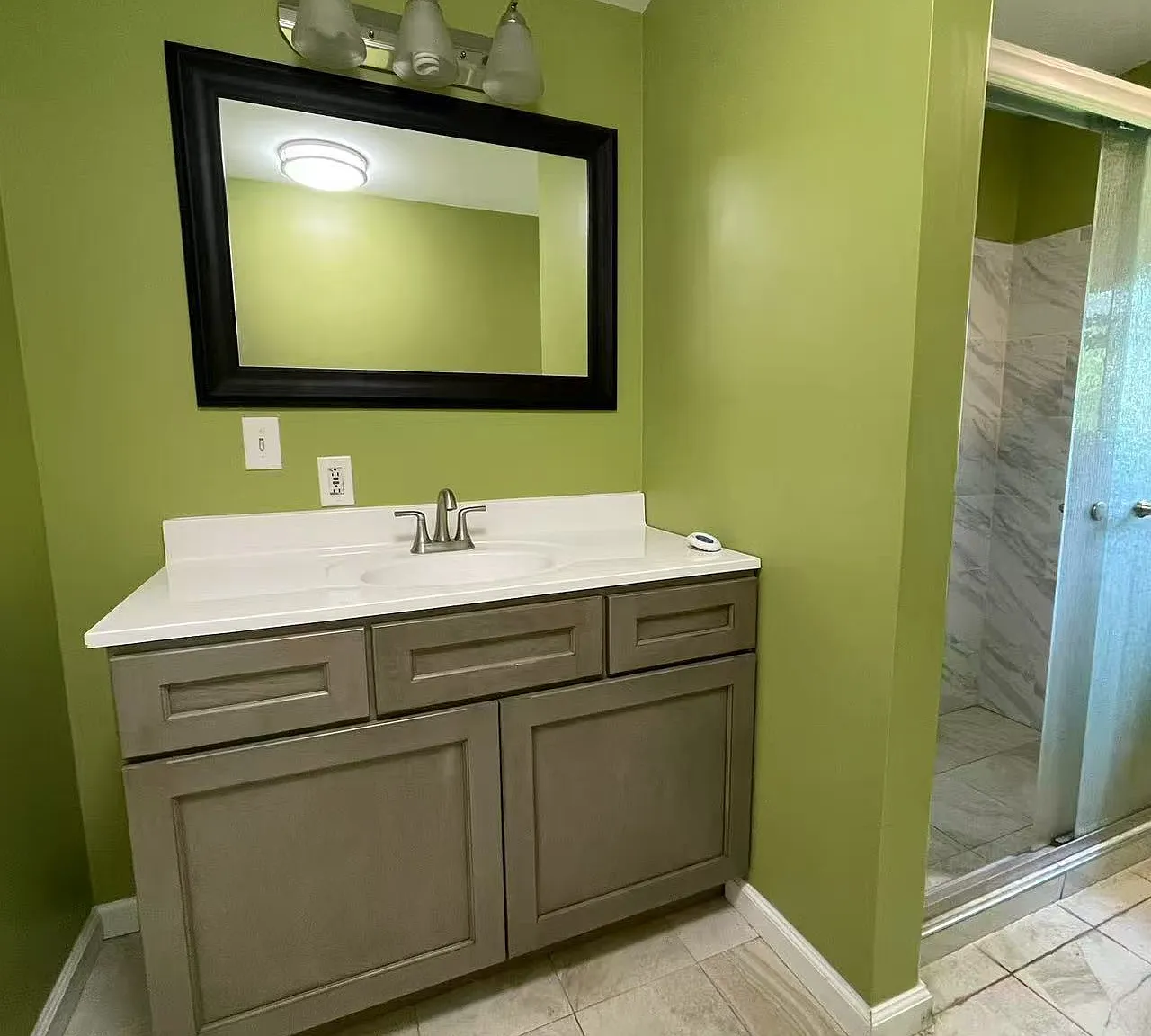 3 bed, 1.5 bath, 1208 sqft, $2,300 — Photo 2