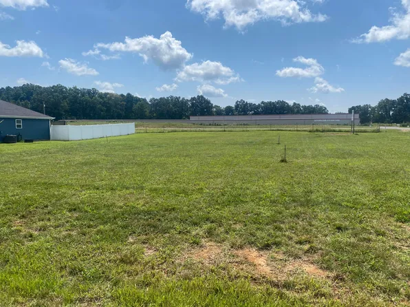 1 Fieldstone Cir, Cadiz, KY 42211