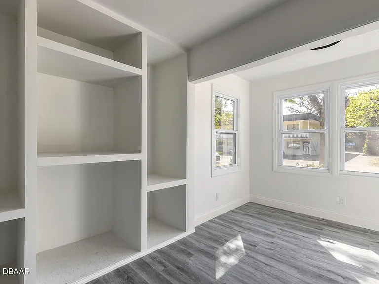 138 Kingston Ave — Photo 8