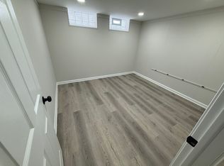 1403 Cranover Rd, Lyndhurst, OH 44124