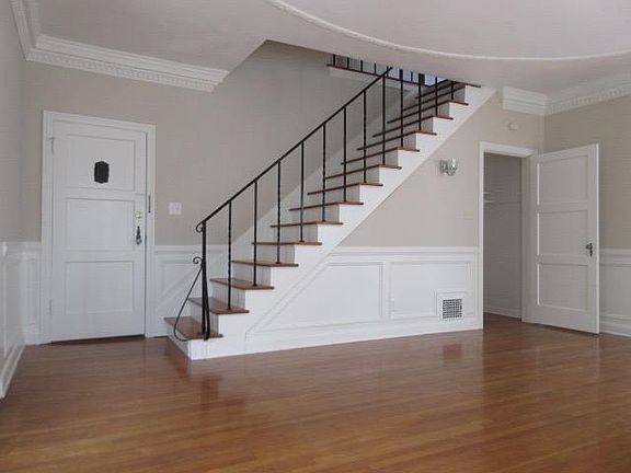 5th image of 227 S Poinsettia Pl