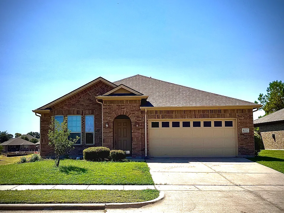 9251 Water Oak Dr
