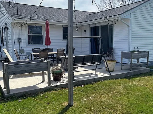 800 S 11th St, Saint Clair, MI 48079