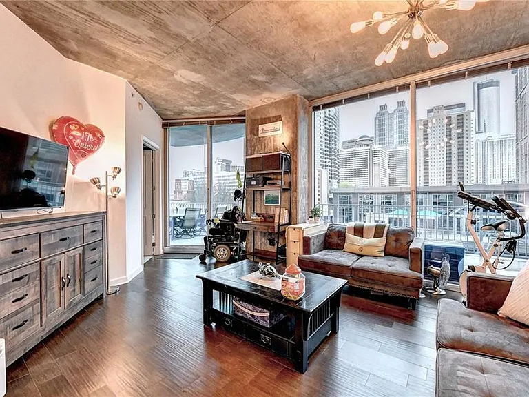 400 W Peachtree St NW #711 — Photo 12