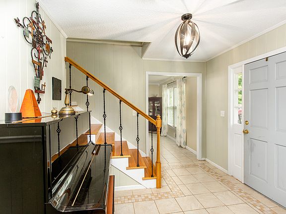 3rd image of 263 Comer Rd