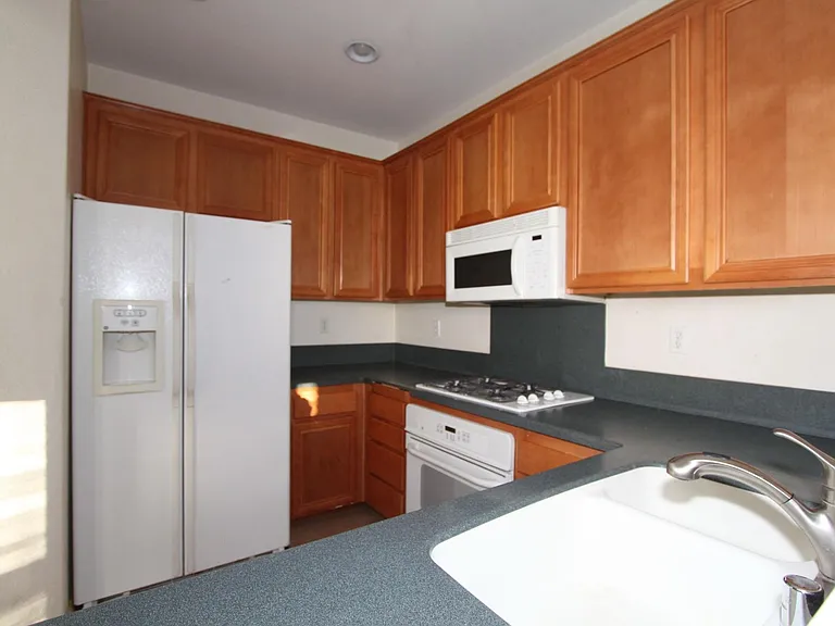 10448 Shelborne St #28 — Photo 8
