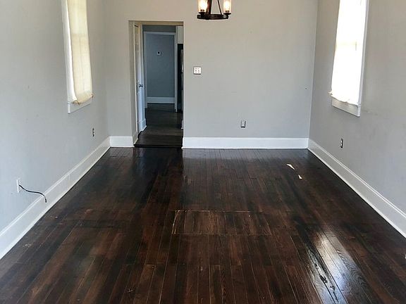 3rd image of 2631 Jonquil St