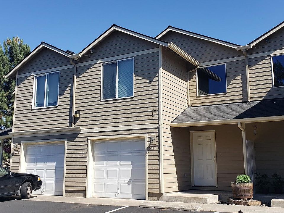 Sage Townhomes Condo community. Unit #1464 for rent