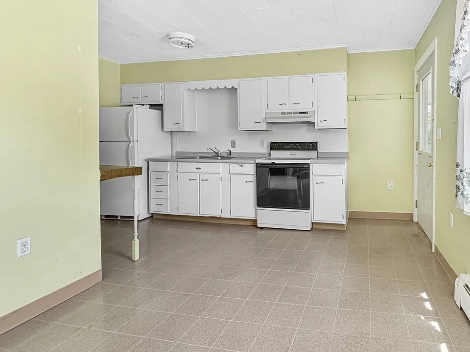 527 Penobscot Ave #8