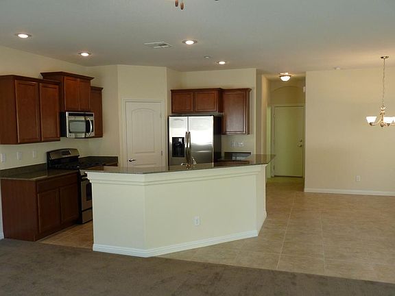 4th image of 10099 Aspen Rose St
