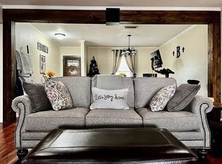 2016 Silver Oaks Dr, Orange, TX 77632