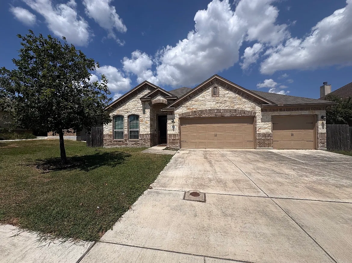 3 bed, 1770 sqft, $1,950 — Photo 2
