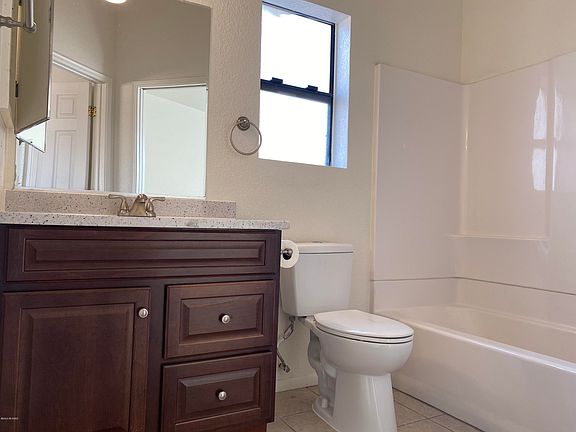 5th image of 1708 W Pineriver Pl