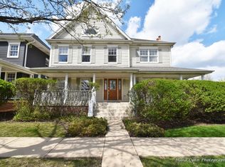 39W202 Armstrong Ln, Geneva, IL 60134