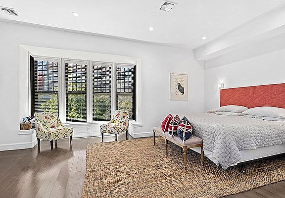 5th image of 177 New York Ave APT 2A