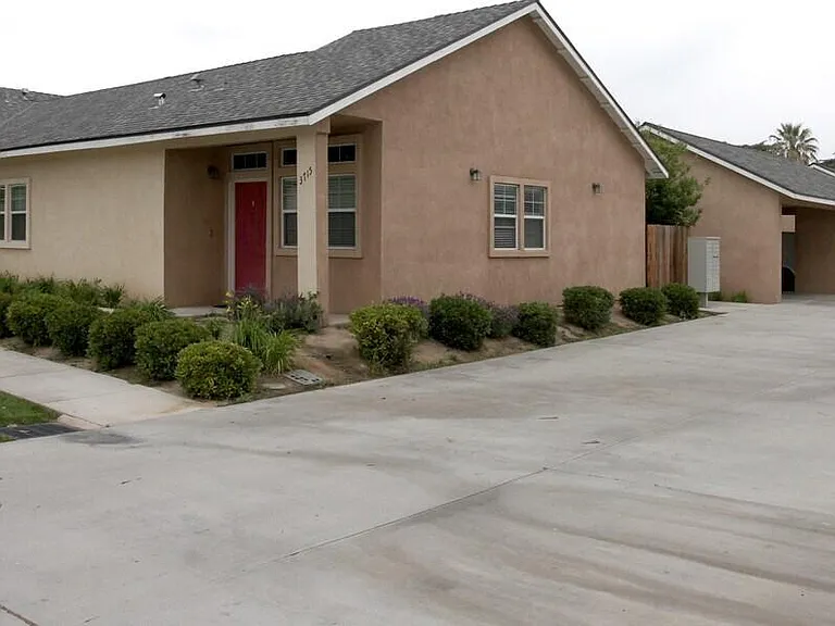 3715 Jefferson St — Photo 1