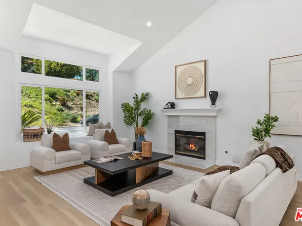 3240 Casino Dr, Thousand Oaks, CA 91362