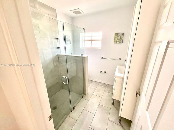 4th image of 1231 13th St APT 4