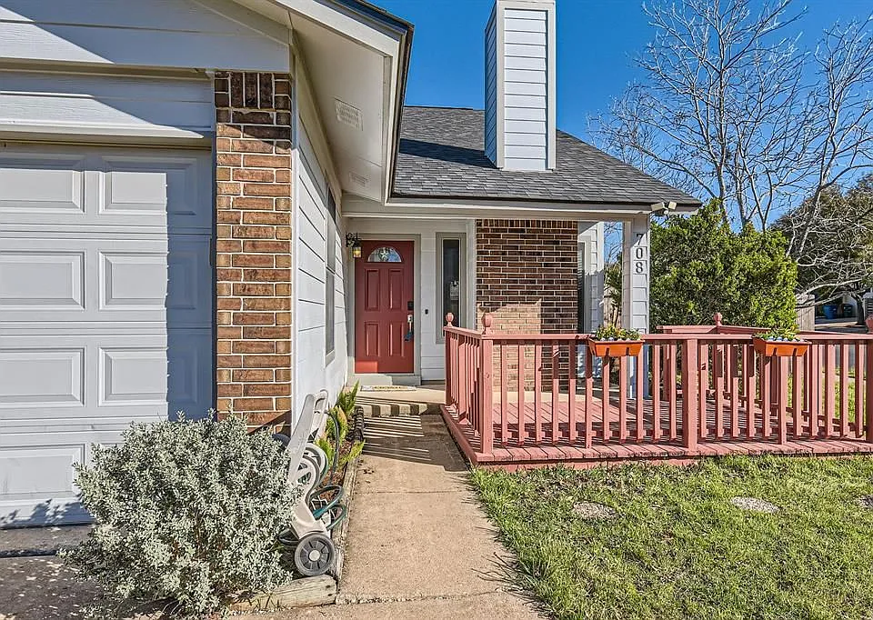 708 Decker Prairie Dr